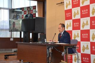 令和2年（2020）4月 長野県知事、長野市長及び松本市長の三者テレビ会議の写真