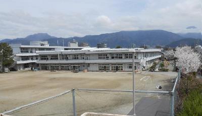 鎌田小学校外観