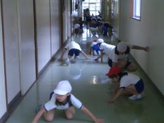雑巾がけ