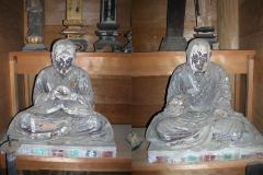 真言宗祖師像（左：弘法大師坐像、右：興教大師坐像）の画像