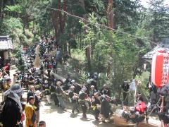 神田千鹿頭神社の御柱祭りの画像