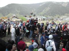 里山辺須々岐水神社の御柱祭りの画像