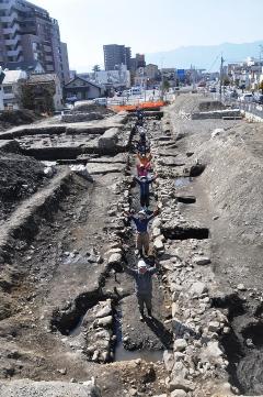 石組水路の全景の画像