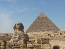 エジプト　スフィンクスとピラミッドの画像