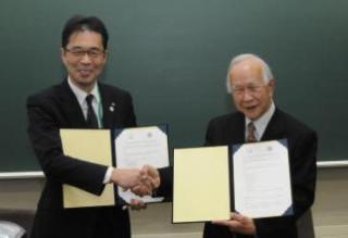 平成31年（2019）2月 学校法人松本学園松本短期大学と包括的連携協定を締結の写真