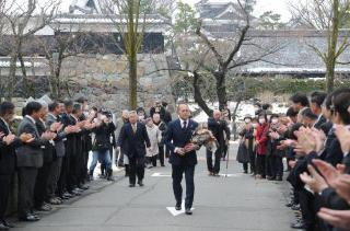 令和2年（2020）3月 臥雲市長出迎え式および初登庁式の写真