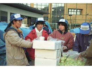 阪神大震災・給食ボランティアの写真