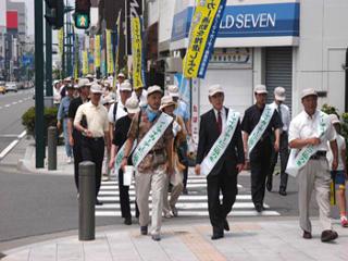 ノーマイカーデー 推進市民会議の街中散歩の写真