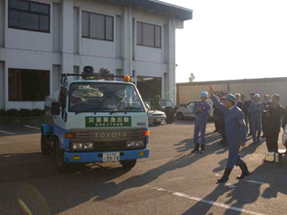 新潟県中越地方で大型の連続地震発生の写真