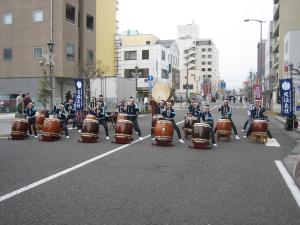 太鼓連と演舞連の競演