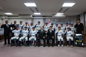 松本国際中学校野球部市長表敬訪問の写真1
