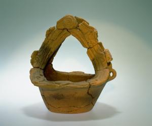 出土した釣手土器は考古博物館に展示中！