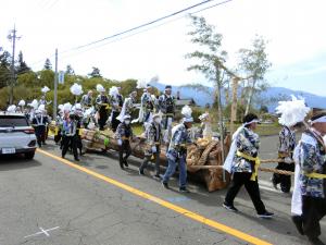 島立沙田神社の御柱祭り