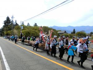 島立沙田神社の御柱祭り