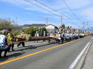 島立沙田神社の御柱祭り