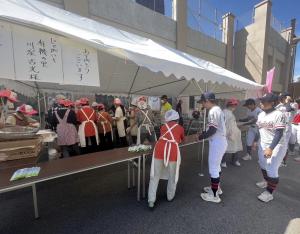 豚汁の提供1