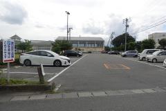 鎌田地区公民館駐車場