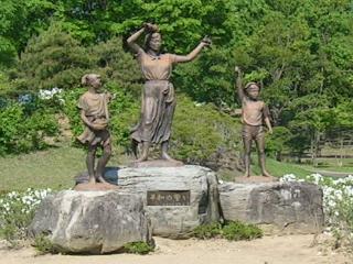 平和祈念碑写真