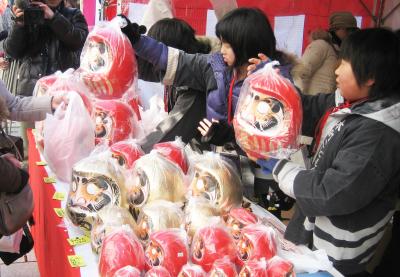 あめ市　達磨販売