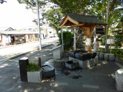 松本神社前井戸