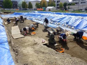 出川南遺跡第30次発掘調査　作業風景
