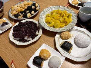 餅が並ぶ食卓