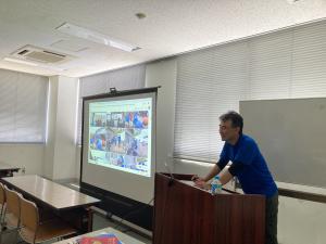 講師の方が参加者へお話している様子