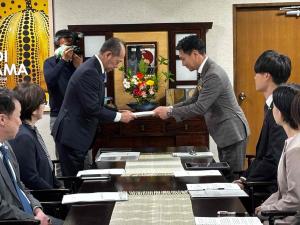 政策提言書の提出