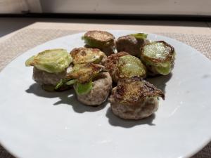 ブロッコリーの茎で挟み焼き